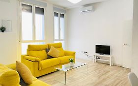 Flamenca Triana - Apartamento Wifi Con 2 Dormitorios 2 Sofas Camas 2 Banos